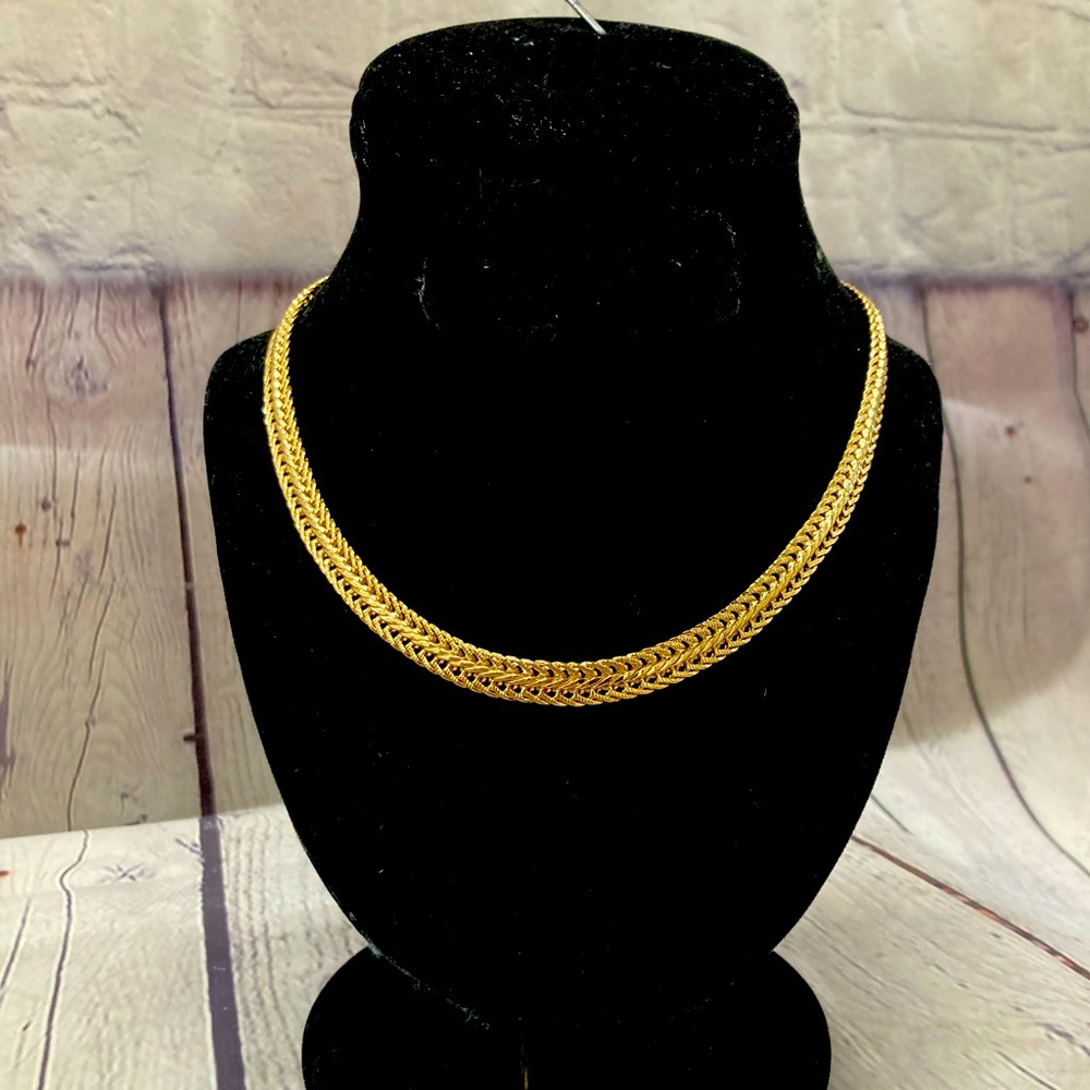 Gold chain necklace